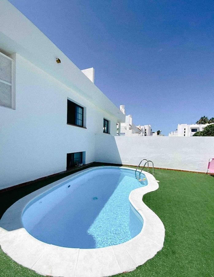 Long Beach Surf House Corralejo Exterior photo